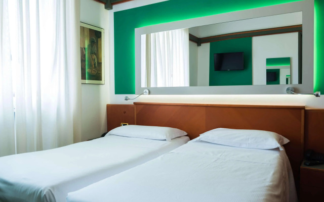 Jet Hotel, Sure Hotel Collection by Best Western