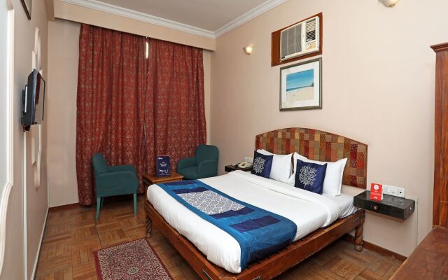 OYO 9900 Hotel Pioneer Plaza