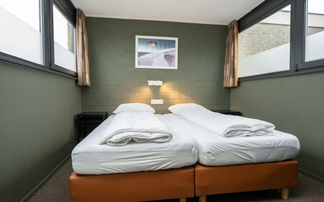 Holiday Home Vakantiepark 't Eibernest Texel