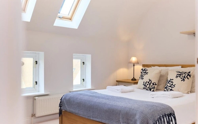 The Bourton-on-the-water Place - Lovely 5bdr House With Parking + Garden