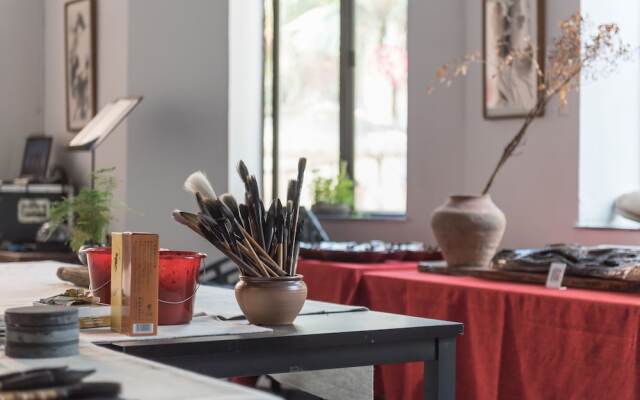 Artist and Old Villa 1927