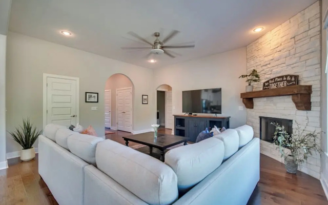 Fayetteville Vacation Rental w/ Deck & Shared Pool