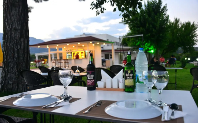 Dream Town  & Restaurant