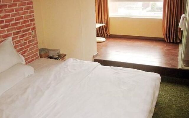 Sam Hotel