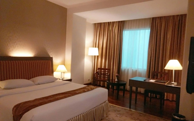 Rocky Plaza Hotel Padang