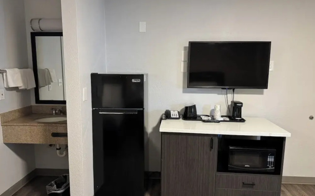 Studio 6 Suites Vancouver, Wa - Waterfront