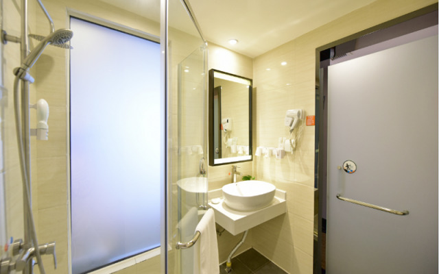 7 Days Premium Chengdu Xinjin Rulin Road Subway Station