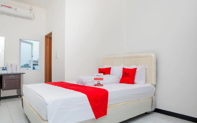RedDoorz near Telkom Corporate University