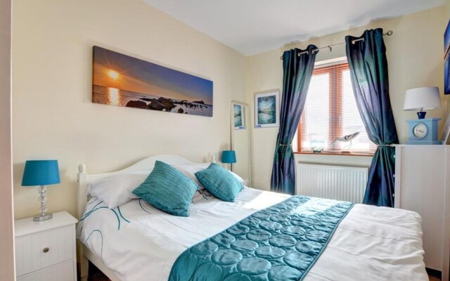 Modern Holiday Home in Milford Haven With Balcony