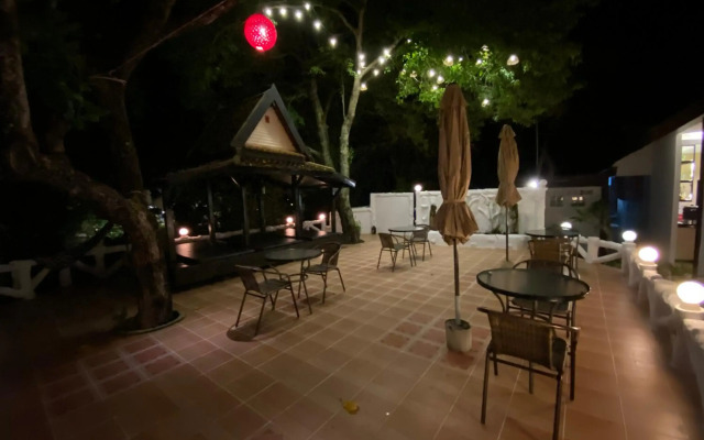 Lanta Il Mare Beach Resort