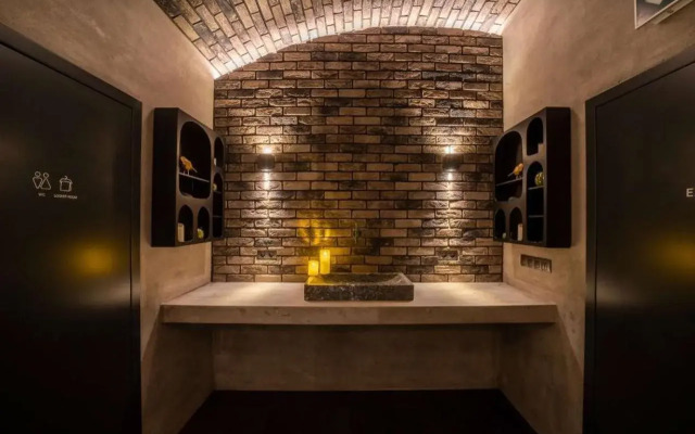 The Viaduct Suites & More