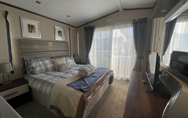 Poole Harbour View Lodge at Rockley Park