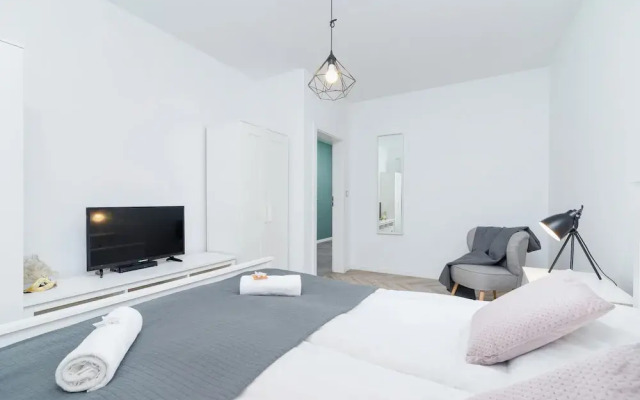 Premium Apartment Ludwinowska by Renters