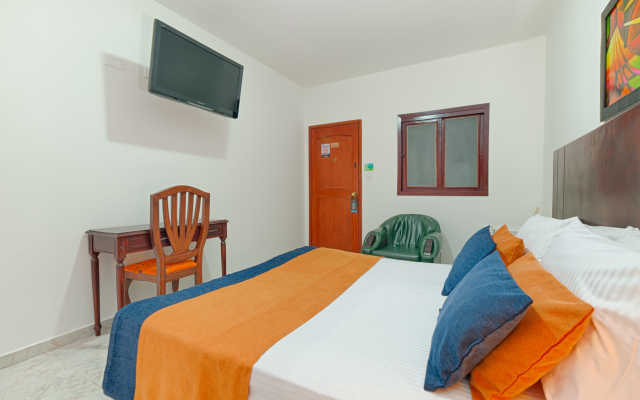 TAMA Hotel Granada Real Cali