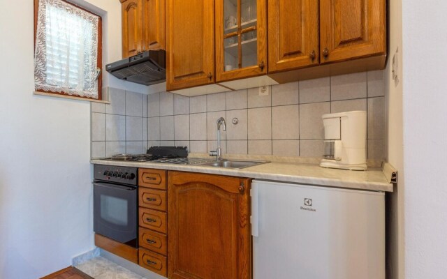 Stunning Apartment in Stobrec With Wifi