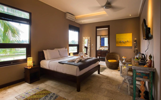 Solo Villas and Retreat