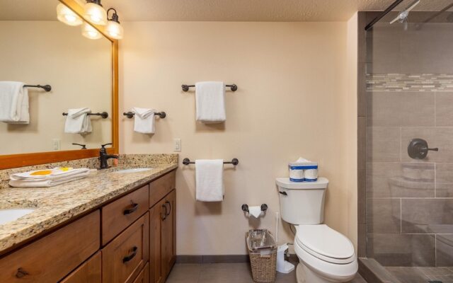 2056 The Pines 2 Bedroom Condo by RedAwning