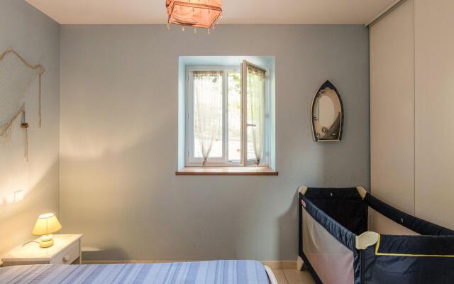 Beautiful Holiday Home in Cressensac with Swimming Pool