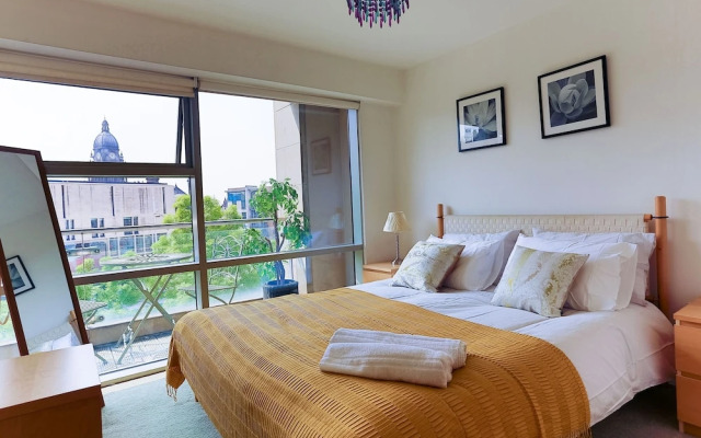 Live in Leeds Millenium Square Apartment