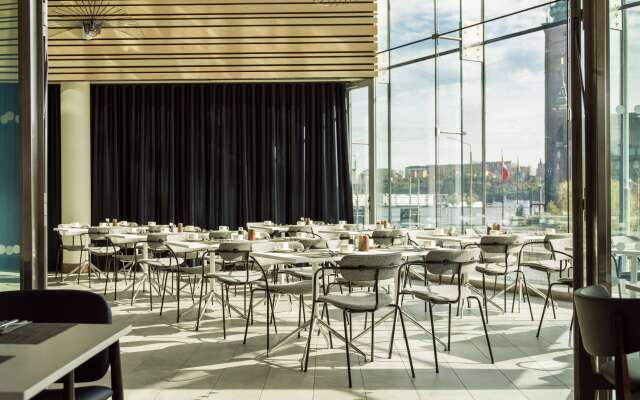 Radisson Blu Waterfront Hotel