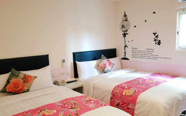 Happy Holiday Hotel
