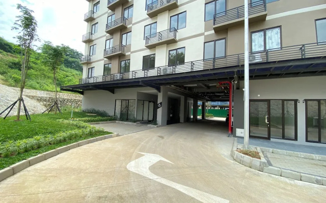 Soft Minimalist Studio Room At Meikarta Apartment