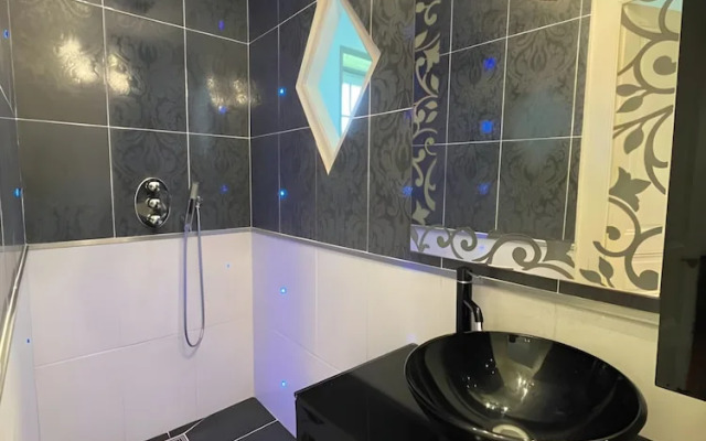 Estate in Saint-pavace Near Le Mans Circuit