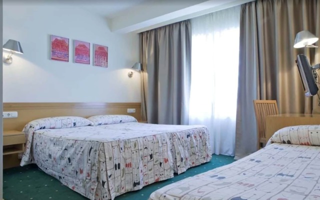 Hotel Zaragoza Plaza
