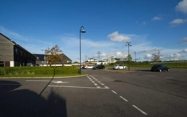 Holiday Inn Express London-Epsom Downs by IHG