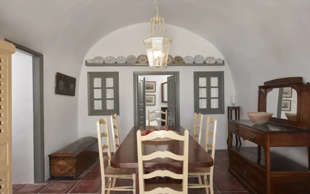 Firostefani Apartment