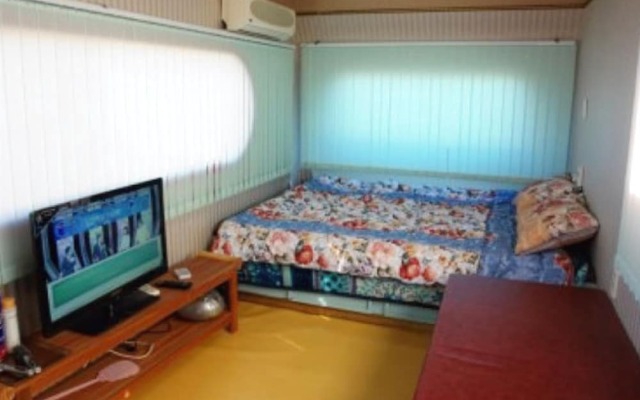 Eurwangni Seohae Camping Place