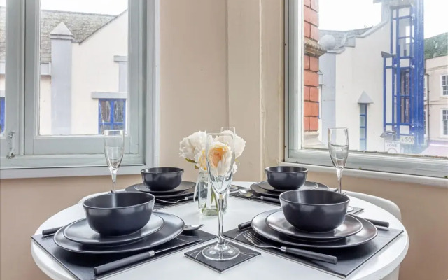 Worcester City Centre Apartment - 2 Bedrooms