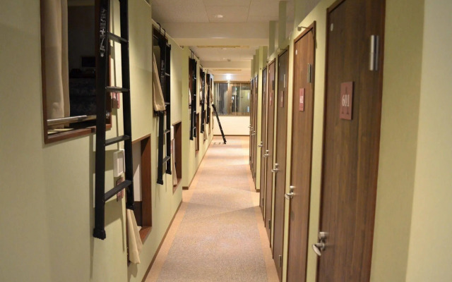 1 Night 1980 Hostel Tokyo