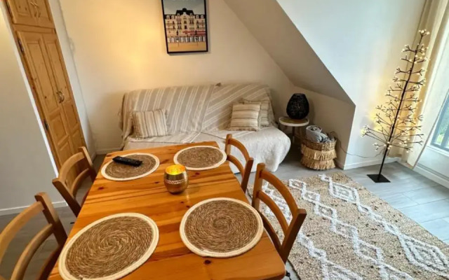 26m With Balcony Near The Center And The Beach