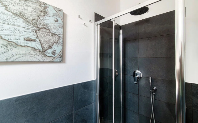 MyHomeInComo - Art Design Suites