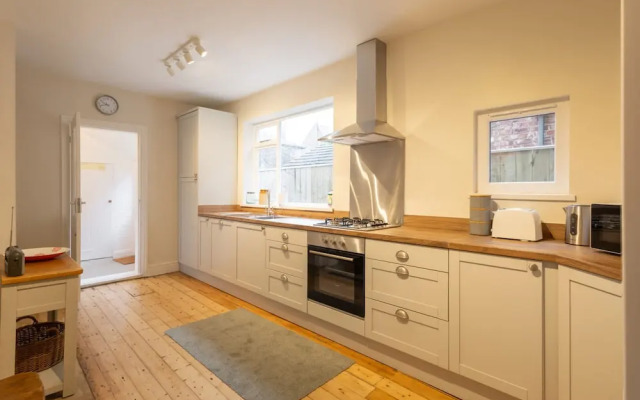 Host Stay Heather House