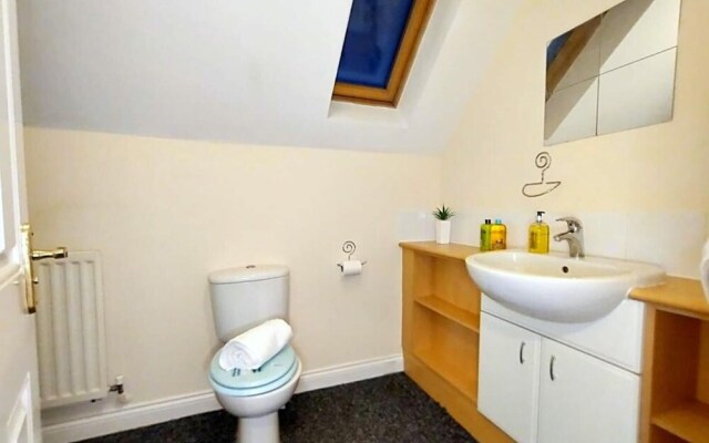 City Centre Home, Free Parking,wifi,netflix,tv