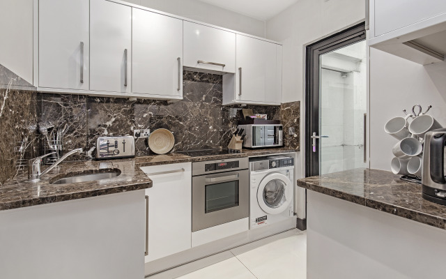 130 Queen's Gate Apartments
