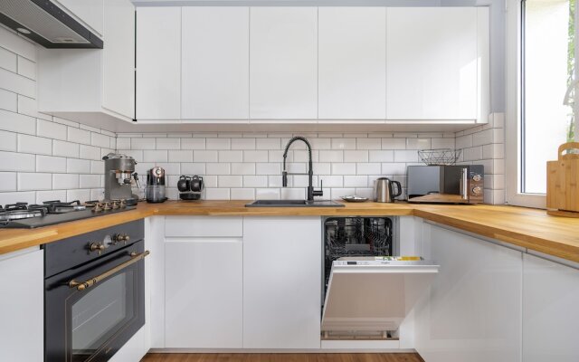 Poznan Rataje Apartment by Renters