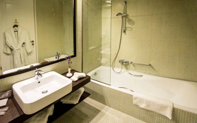 Mabely Grand Hotel