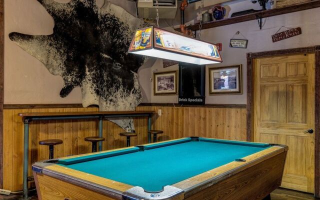 HiWay 40 Grill and Lodge