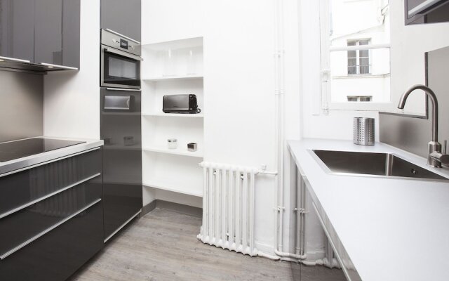Luxury 2BDR Le Marais I by Livinparis