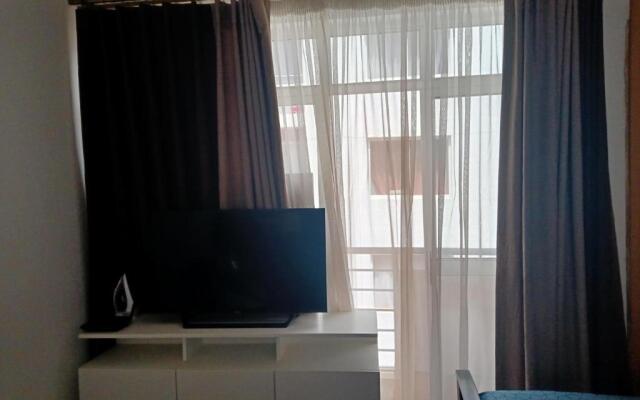 Lovely ensuite studio apartment, with free wi-fi.