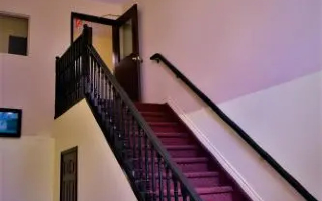 Royal Windsor Inn & Suites