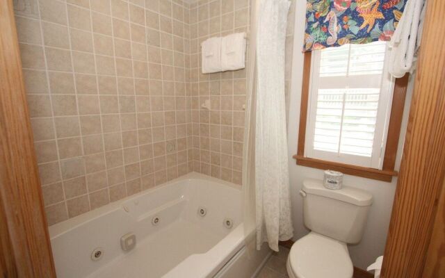 Courtyard Villas on Silver Lake Harbor