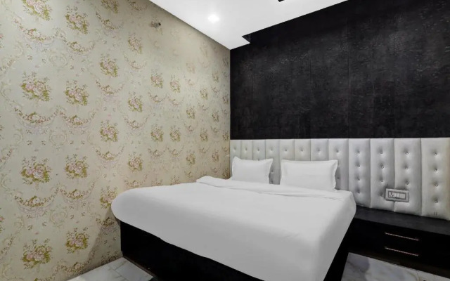 Capital O 85681 Hotel Shree