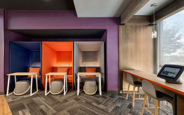 Tru by Hilton Lawrenceville Atlanta I-85 Sugarloaf