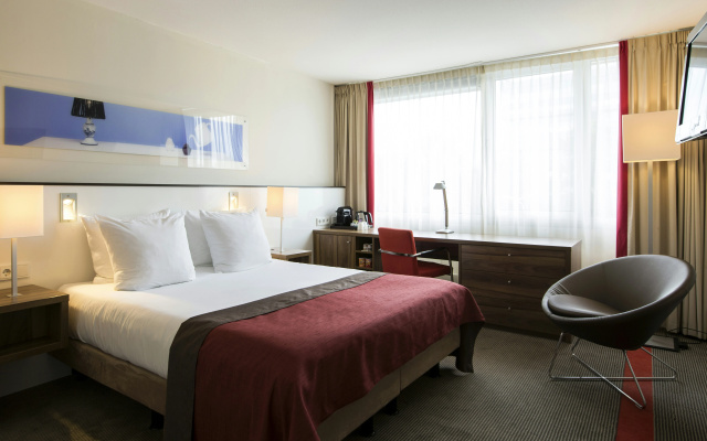 Holiday Inn Eindhoven Centre by IHG - Image 5