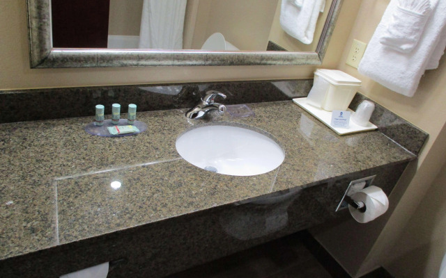 Best Western Carthage Inn & Suites