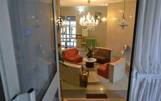 Peninsula Plaza Hotel